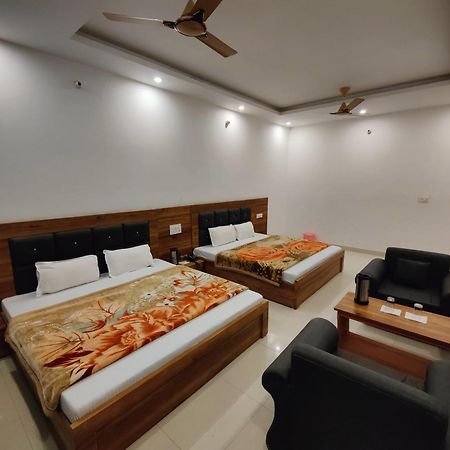 Alaknanda Motel & Restaurant Rudraprayāg Exteriér fotografie